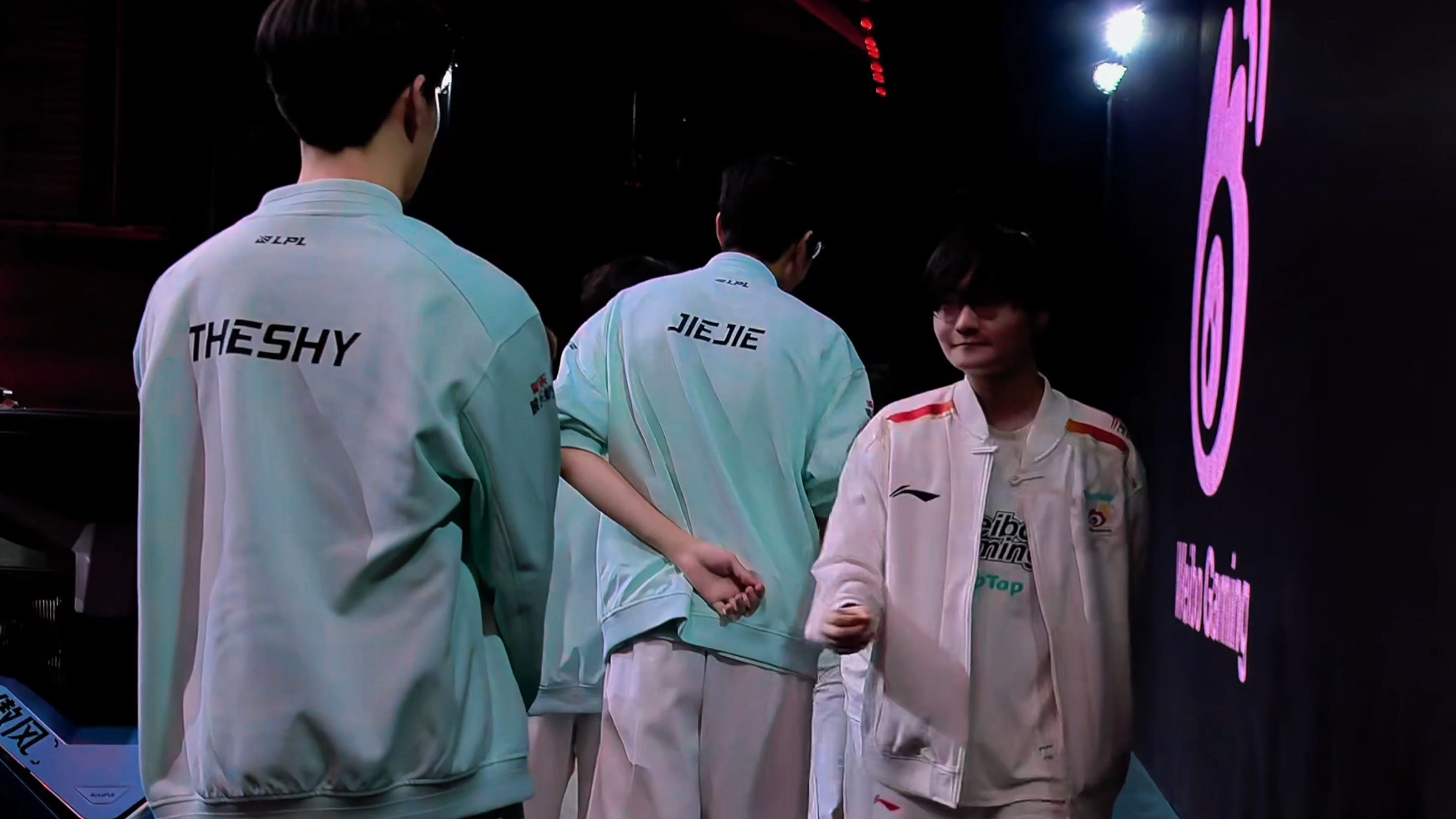 开云APP-关于WBG鏖战T1，Gumayusi极限生还后反打激烈交锋半决赛，引爆全场热议的信息