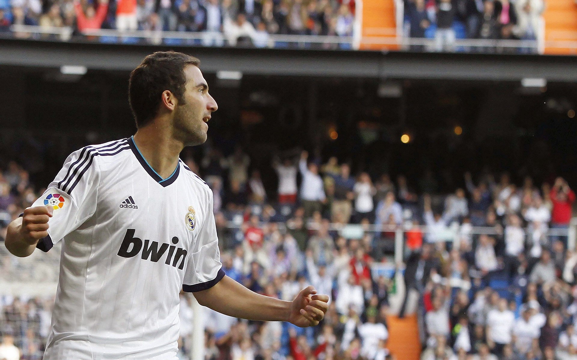 苏亚雷斯致命绝杀！马竞补时逆转毕尔巴鄂，西甲争冠悬念再起