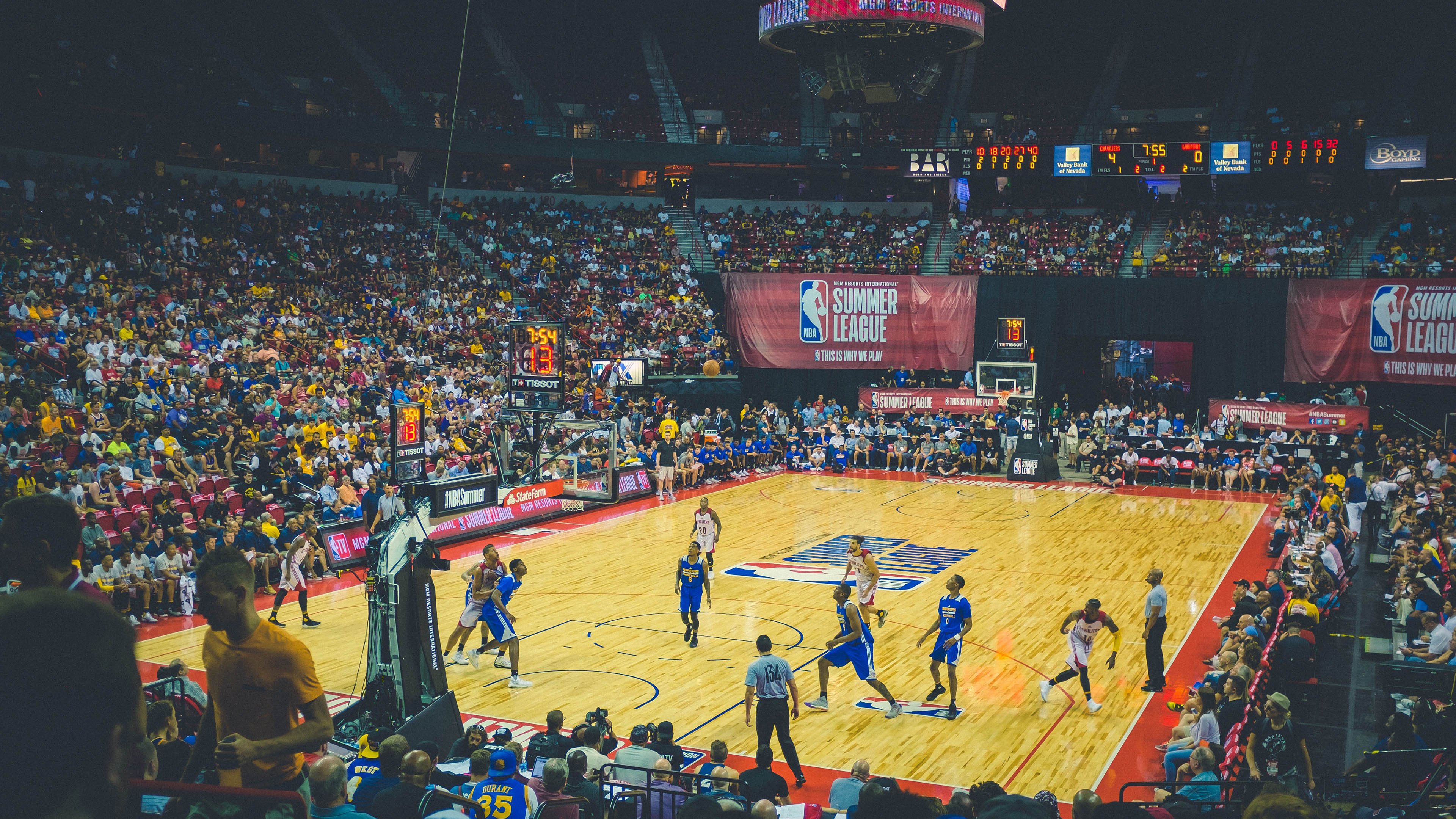 开云体育入口-东契奇冷血封喉！尼克斯围剿勇士关键战，巨星之夜改写联盟格局