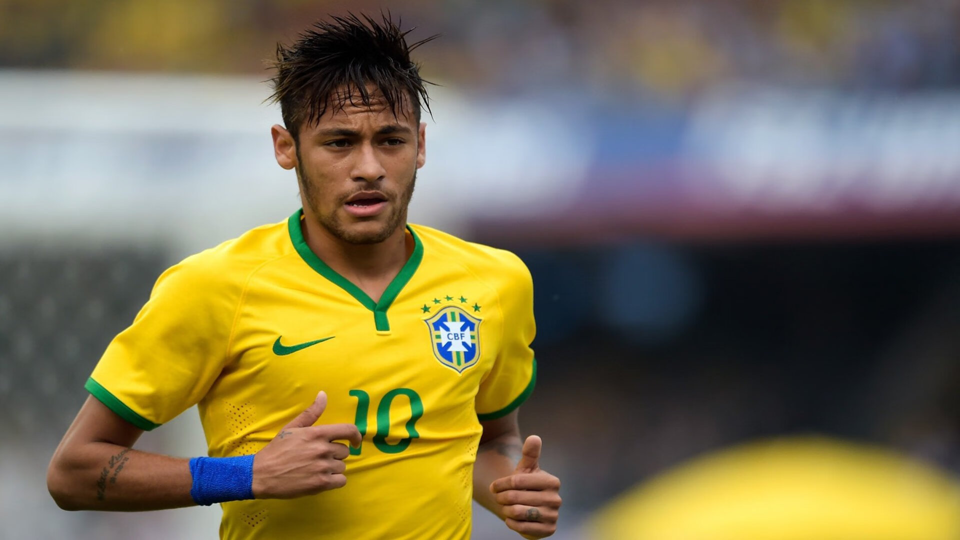 当中国红遇上黄色潜水艇，奥亚尔萨瓦尔的个人秀与我们的集体沉思